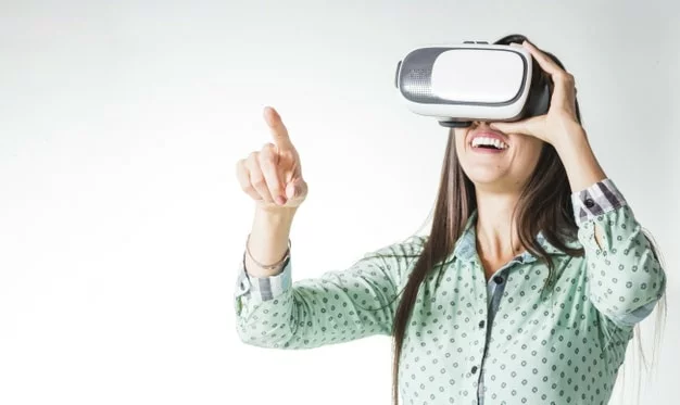 woman-using-vr-headset-being-surprised_23-2148218512