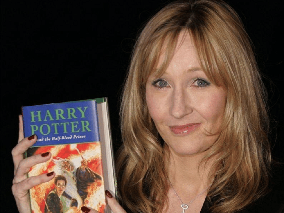 J. K. Rowling conquistou uma legião de fãs ao escrever a obra de Harry Potter 